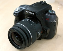 ソニー、自動HDR撮影が可能なデジタル一眼レフカメラ「α550」を発売