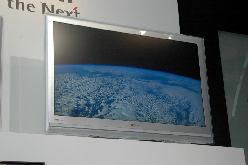 画像2 - 日立、ネットTV対応/HDD搭載の超薄型液晶テレビ「UT770