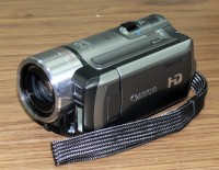 キヤノン、ダブルメモリーの“iVIS”「HF10」などHDビデオカメラ3機種