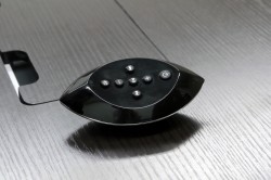 モニターオーディオ、音場調整機能付きiPodドックスピーカー「i-deck