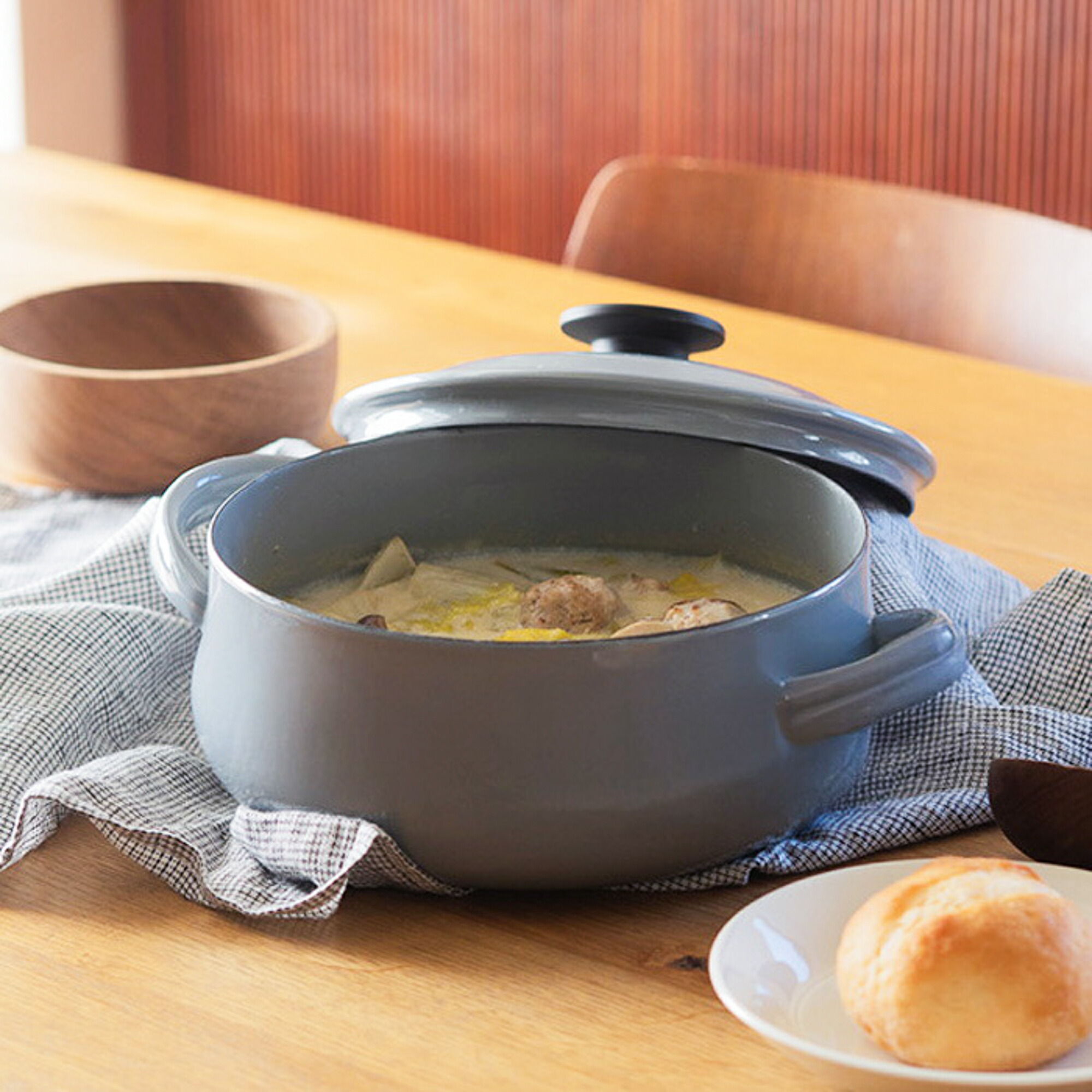 野田琺瑯×天一印 LUKE（ルーク） 浅型キャセロール 21cm グレー | 食器