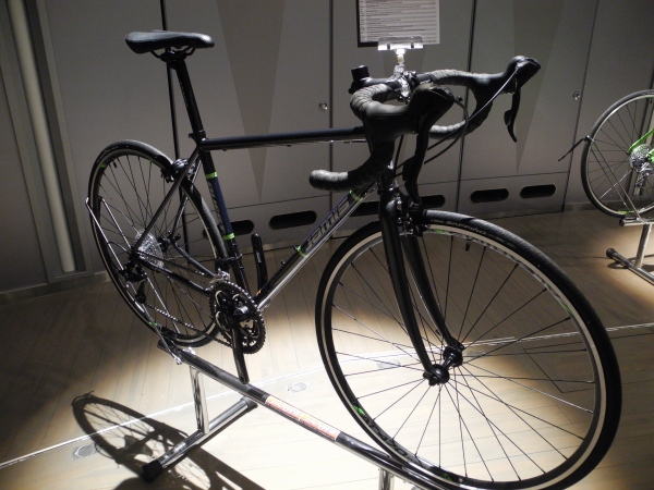 鍵プレゼント！！】JAMIS（ジェイミス） 2016年モデル QUEST SPORT