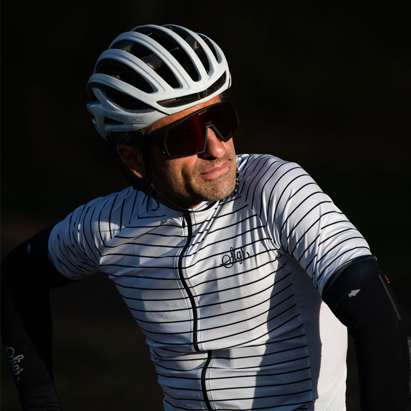 在庫大放出バーゲンセール！sigr（シーガー）WHITE HORIZON MAN