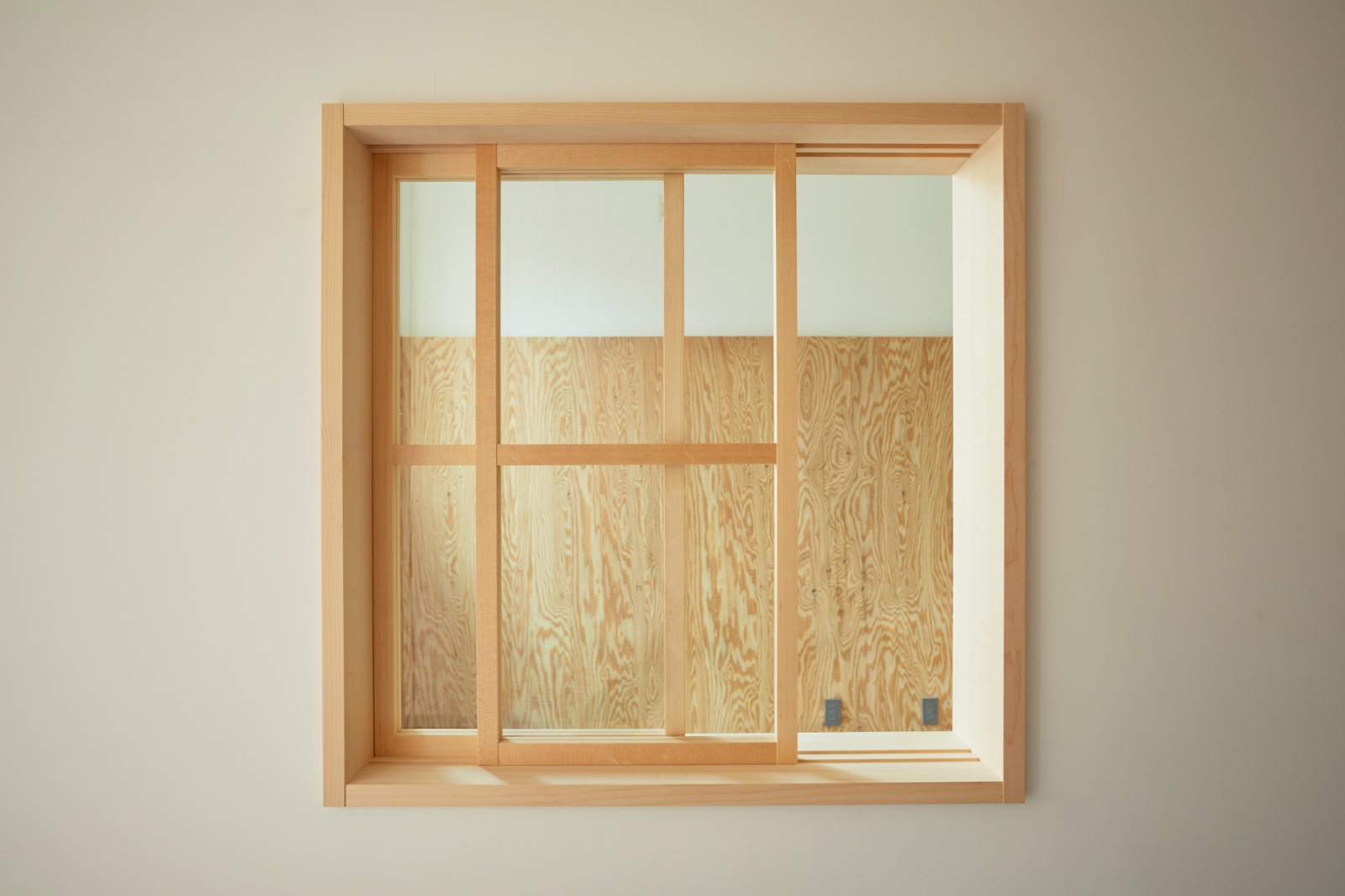 アンティークの木製窓枠の棚です。 【公式通販】