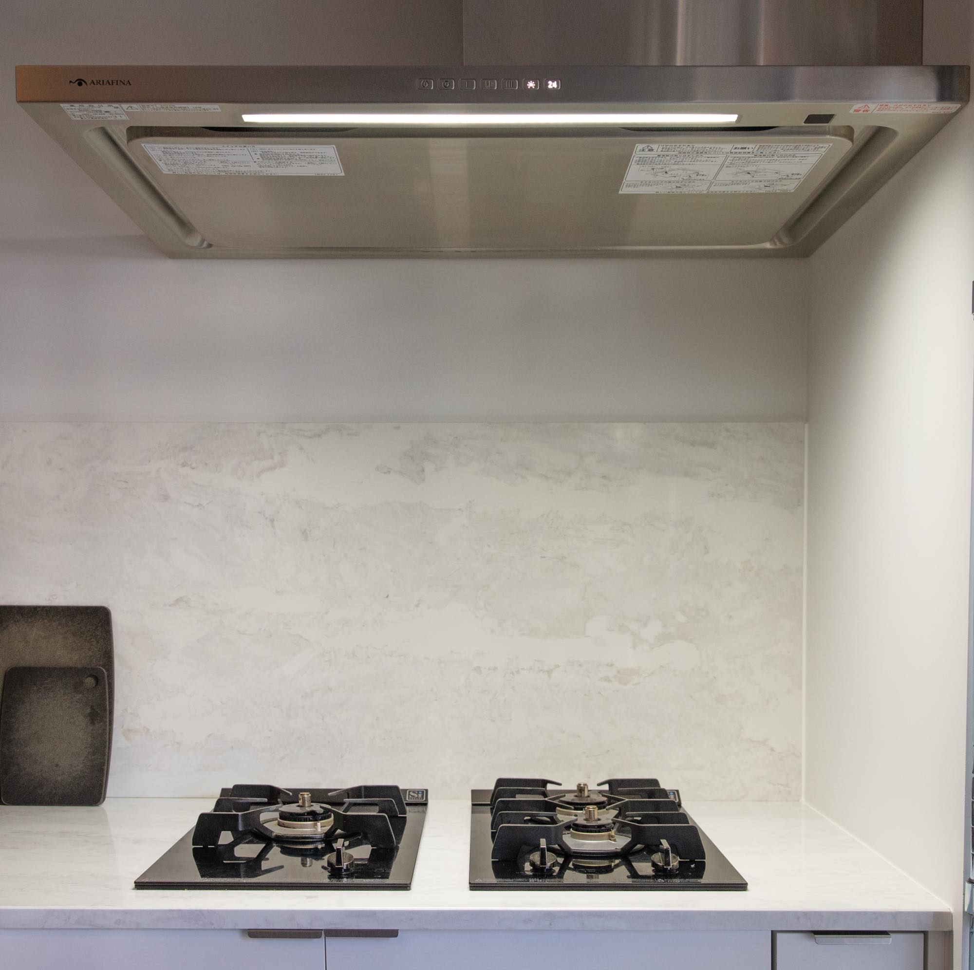 薄型レンジフード 側面壁付け型 W900 ブラック スリムタイプ | KB