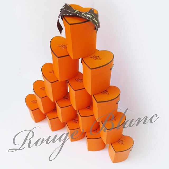 エルメスを象徴するオレンジボックス エルメス専門店 【公式】ルージュ