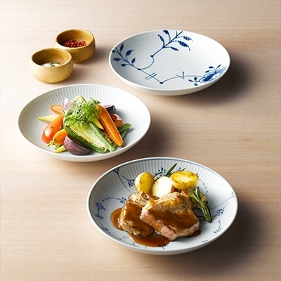 ブルーフルーテッド メガ ディーププレート 20cm|ロイヤル