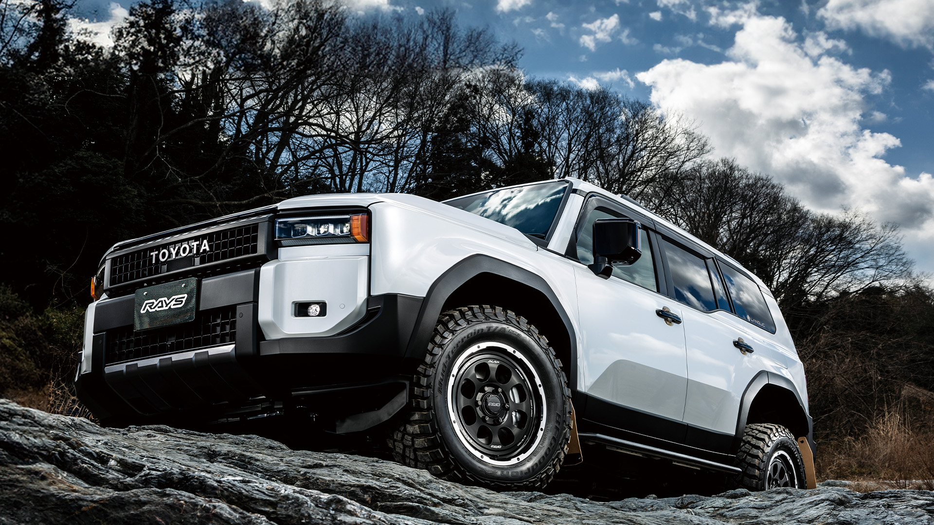 TE37 SAGA S-plus Black Shadow LTD.｜RAYS（株式会社レイズ）｜革新的