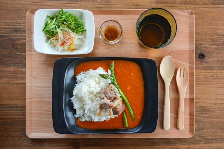 井山三希子✖️倉敷意匠　手つきプレートL 4枚セット やさしい白と黒の器、井山三希子さんの「YASUMI」シリーズ | お知らせ