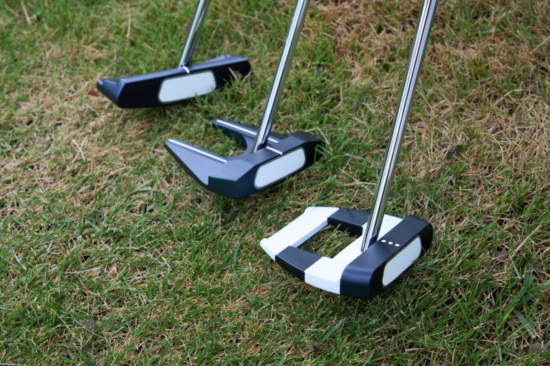 真っすぐ引いて真っすぐ出せる”最新パター！シャフトのささっている