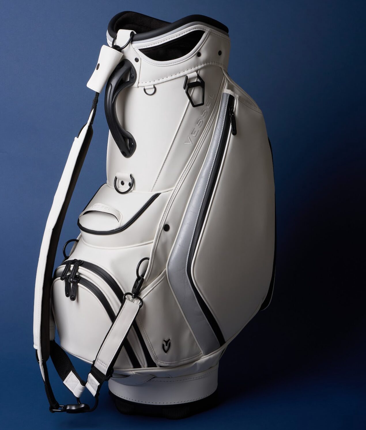 タイガー・ウッズも愛用！ツアープロから支持されるキャディバッグ