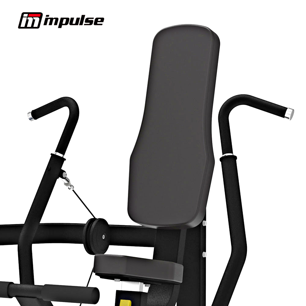 チェストプレス | 大胸筋や上腕三頭筋をピンポイントに鍛えられる