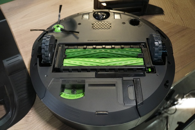 ロボット掃除機ルンバが国内600万台を突破。4万円以下の水拭き対応