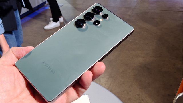 Galaxy S25シリーズ オンライン限定色を穴が開くほど見てきた（スマホ