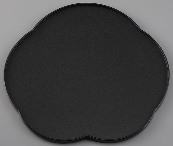 卓上膳 梅型は、乾漆仕上げで傷が付きにくく目立ちにくい使いやすい