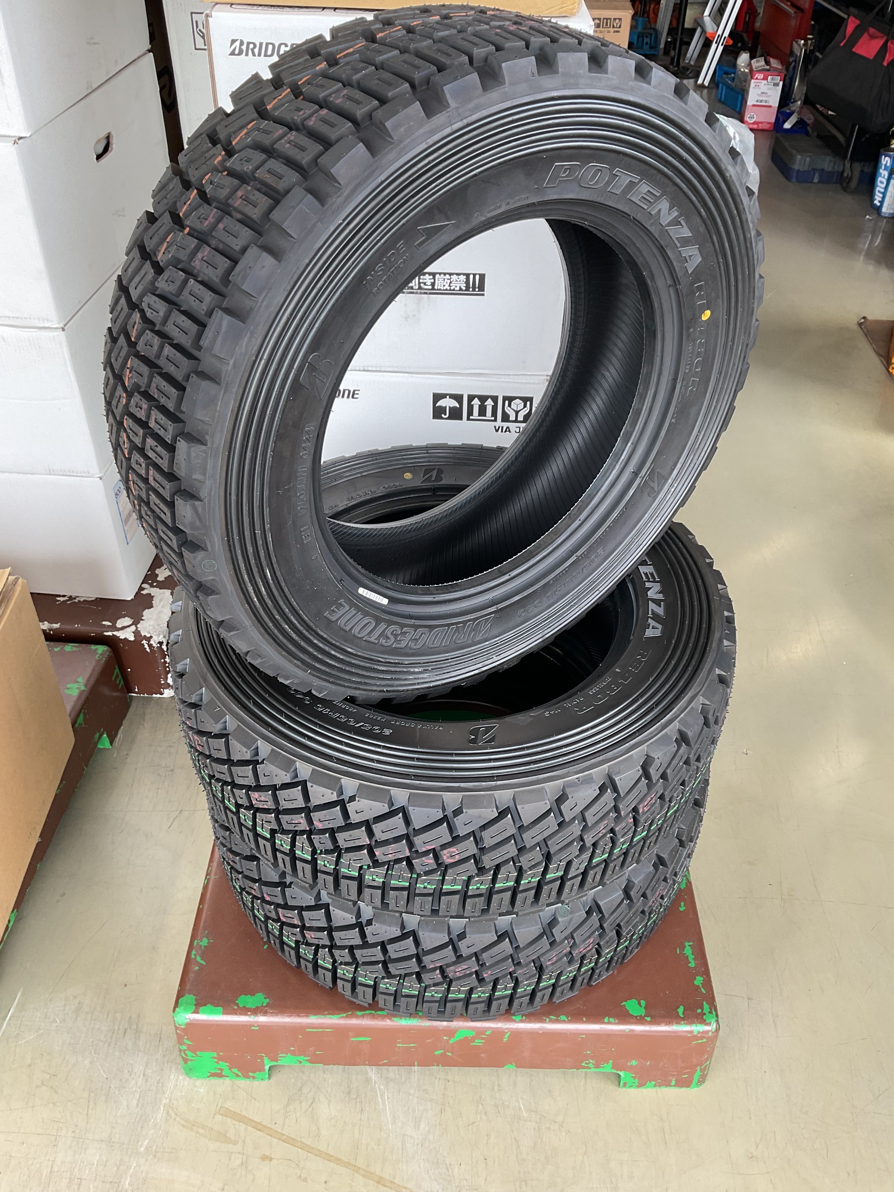 珍しいタイヤが入ってきました！ | 店舗おススメ情報 | タイヤ館 松山