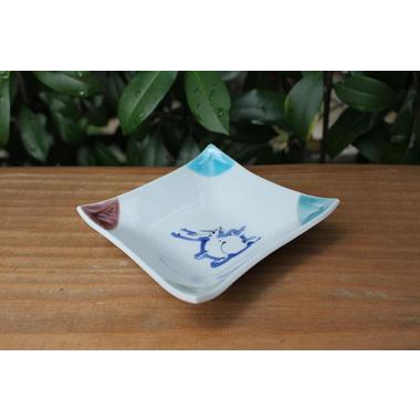 石川県金沢市で作陶されている九谷焼作家村本外茂樹さんの色絵うさぎ