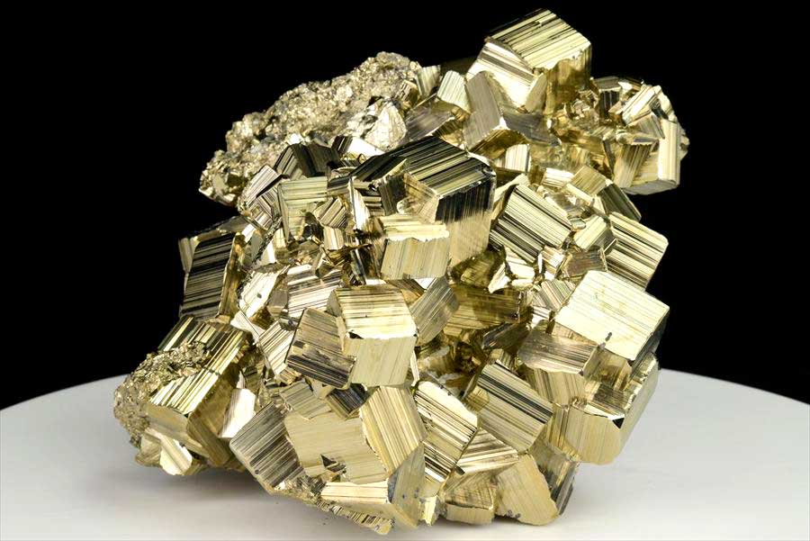 取扱量・品質は業界トップクラス｜パイライト（黄鉄鉱）クラスター原石