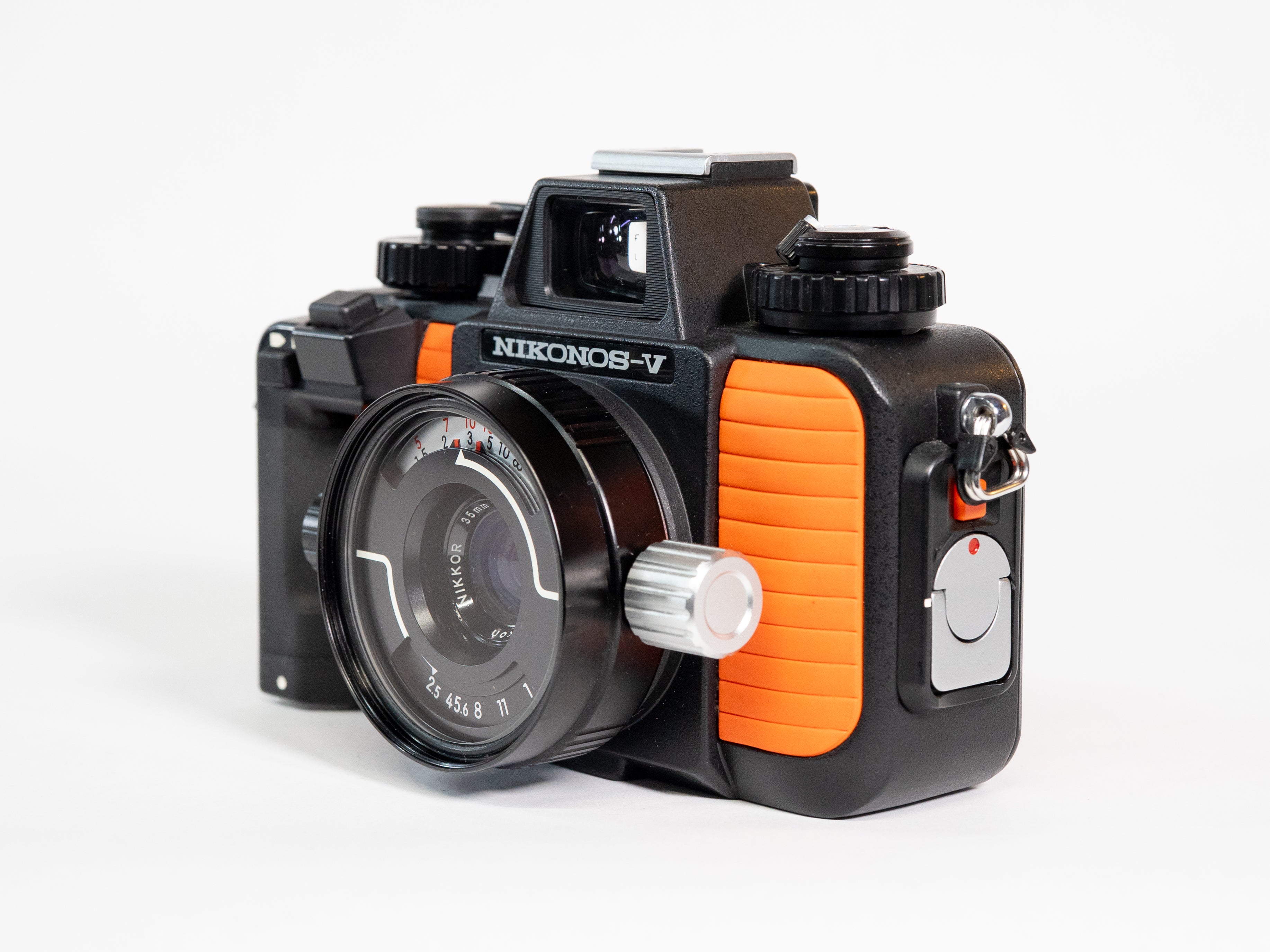 Nikonos V 35mm Film Camera with Nikkor 35mm Lens – Viejita Vintage