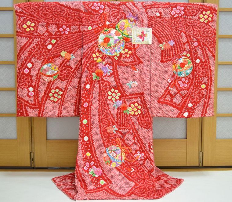 お宮参り 赤ちゃん着物 女の子 産着 総絞り 鈴 刺繍 束ね熨斗 om-l-486