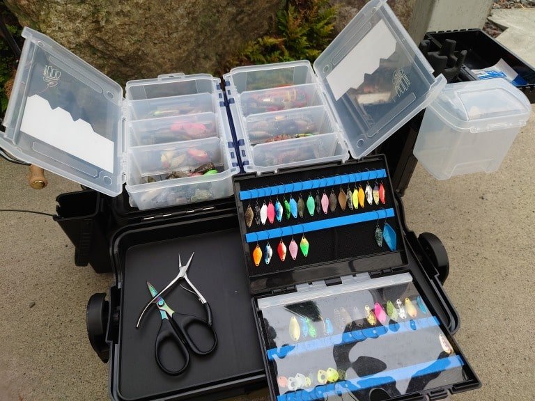 エリアトラウトの収納革命！メイホウVS-7070Nで快適な管釣りライフを