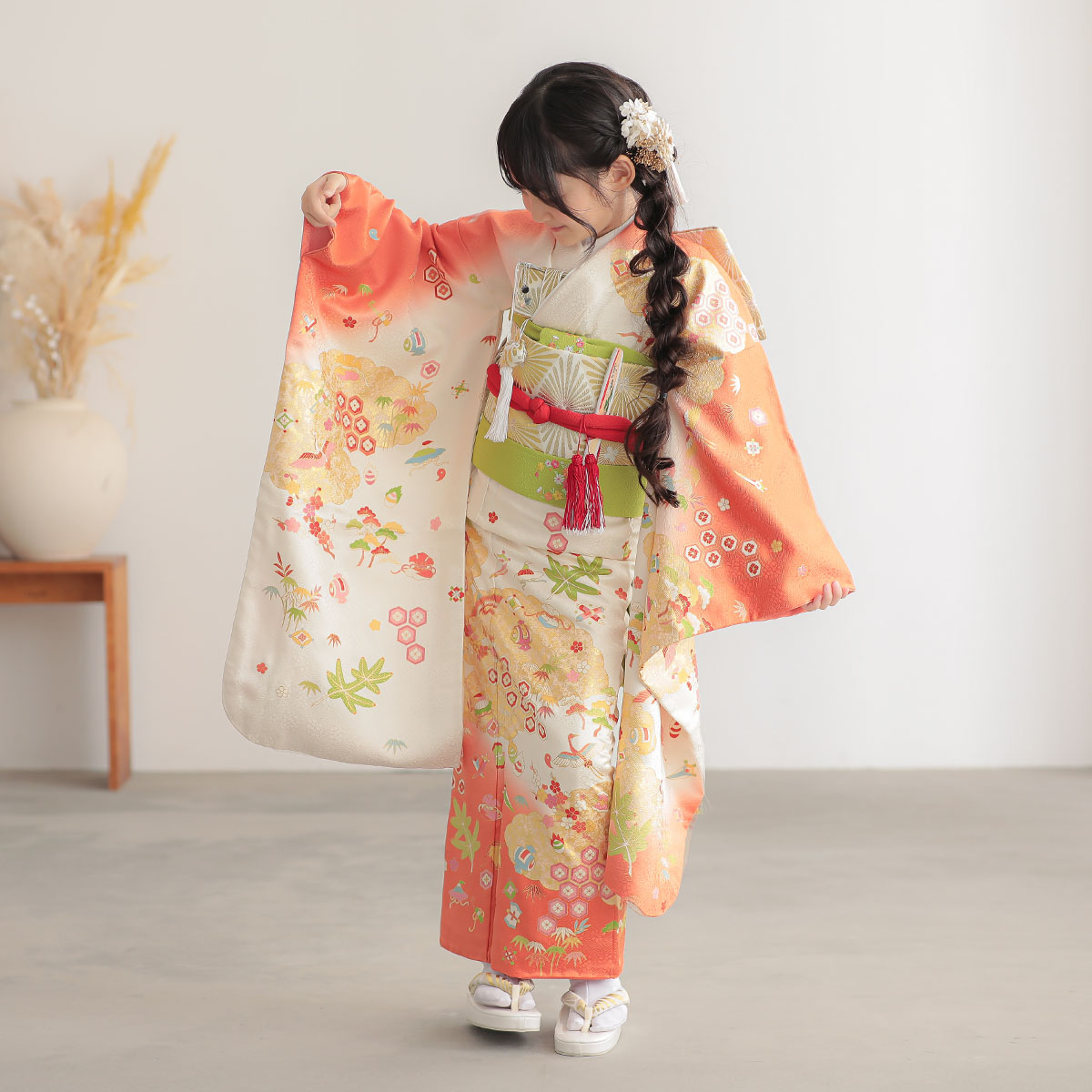 七五三七歳四つ身：N146 吉澤の友禅 【正絹】朱×白 雲取りに吉祥文