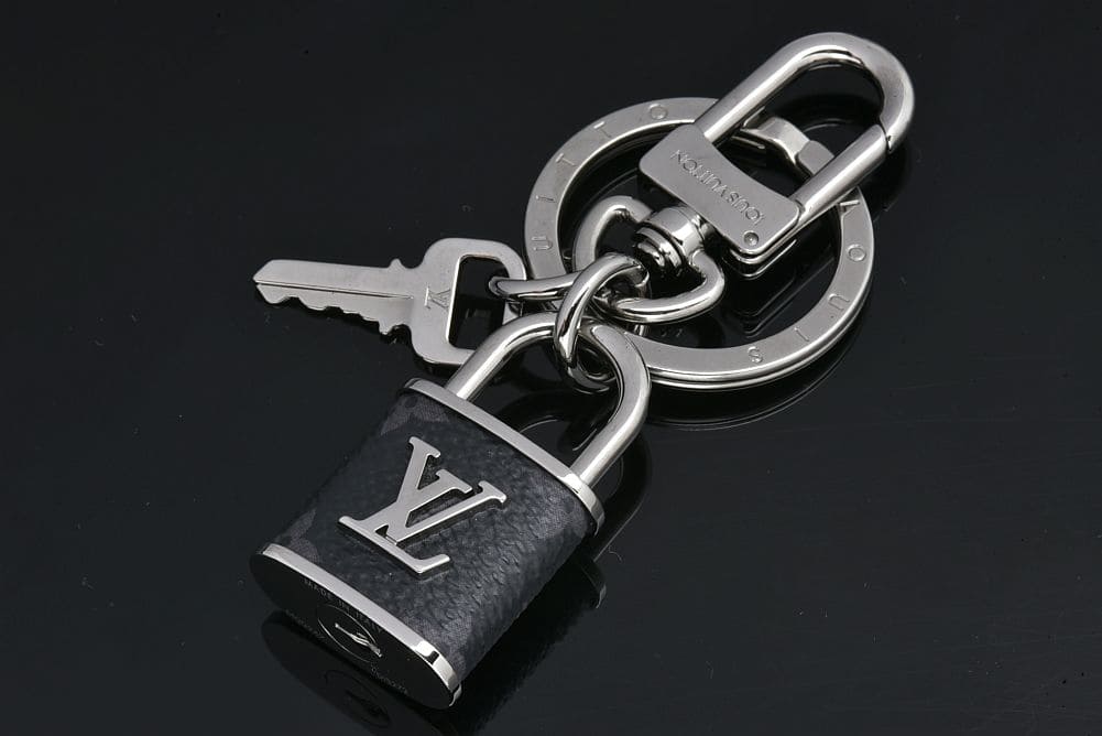 駅南やまご質店オンラインショップ / ヴィトン キーホルダー LVロック