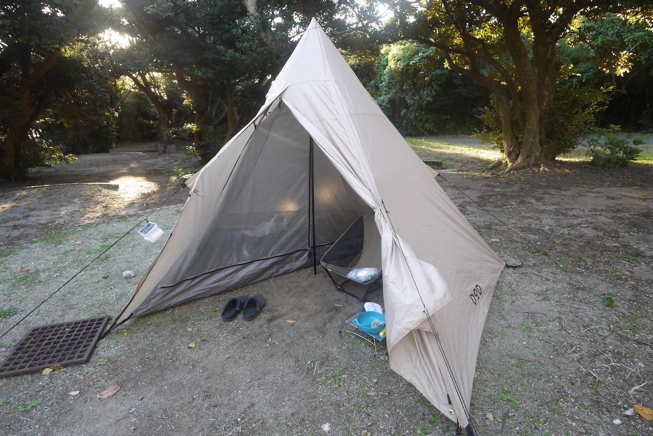 DOD ライダーズワンポールテント あまり屈まずに出入りしたり着替え