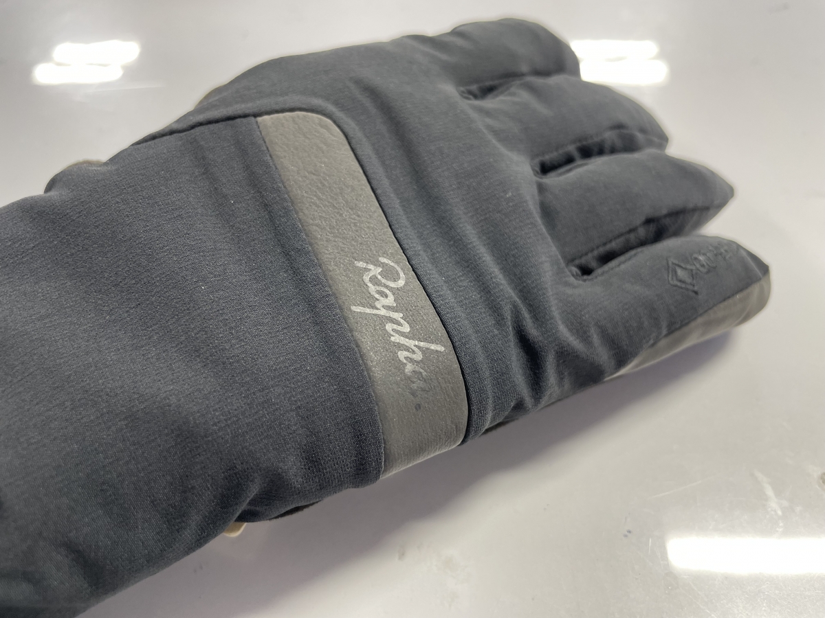 RAPHA】最強クラスの防寒力！雨でも平気な厳冬期グローブ！ | サイクル