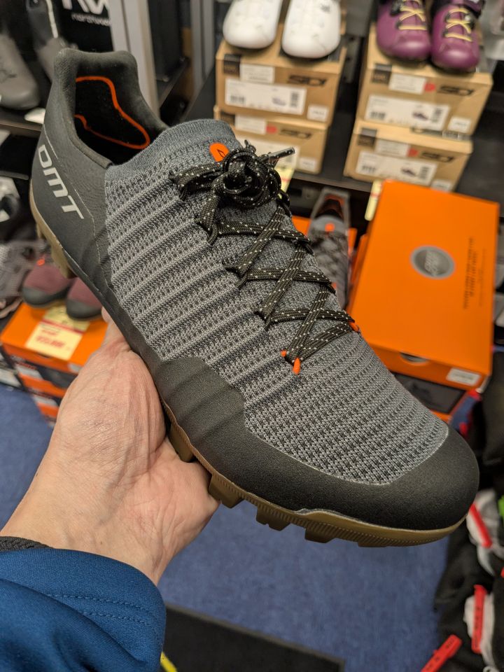 SALE15%OFF】DMTのSPDシューズGK1がお買い得です！ | サイクルウェアの