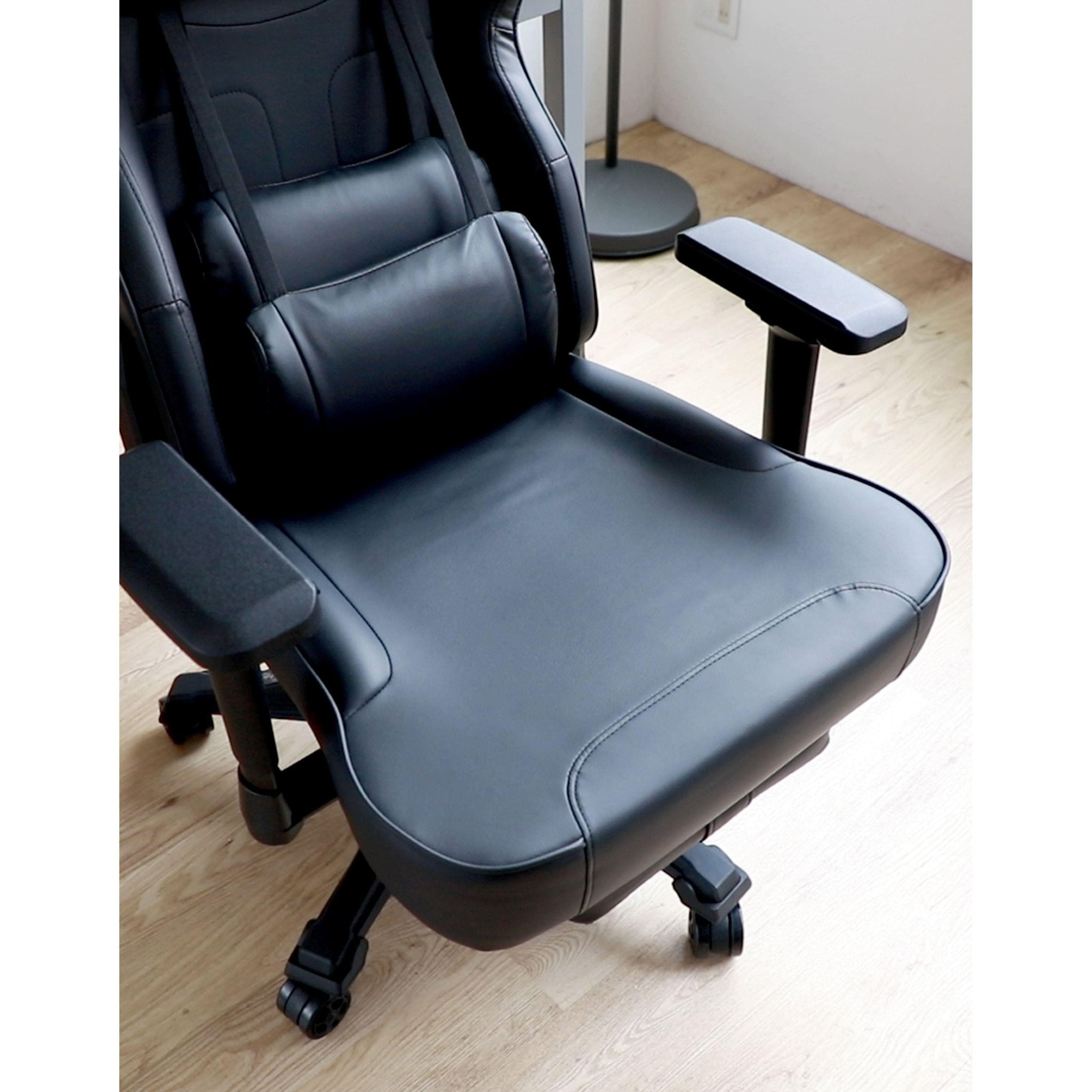 AGRelux オットマン付き ゲーミングチェア｜快適なあぐら座り＆調整