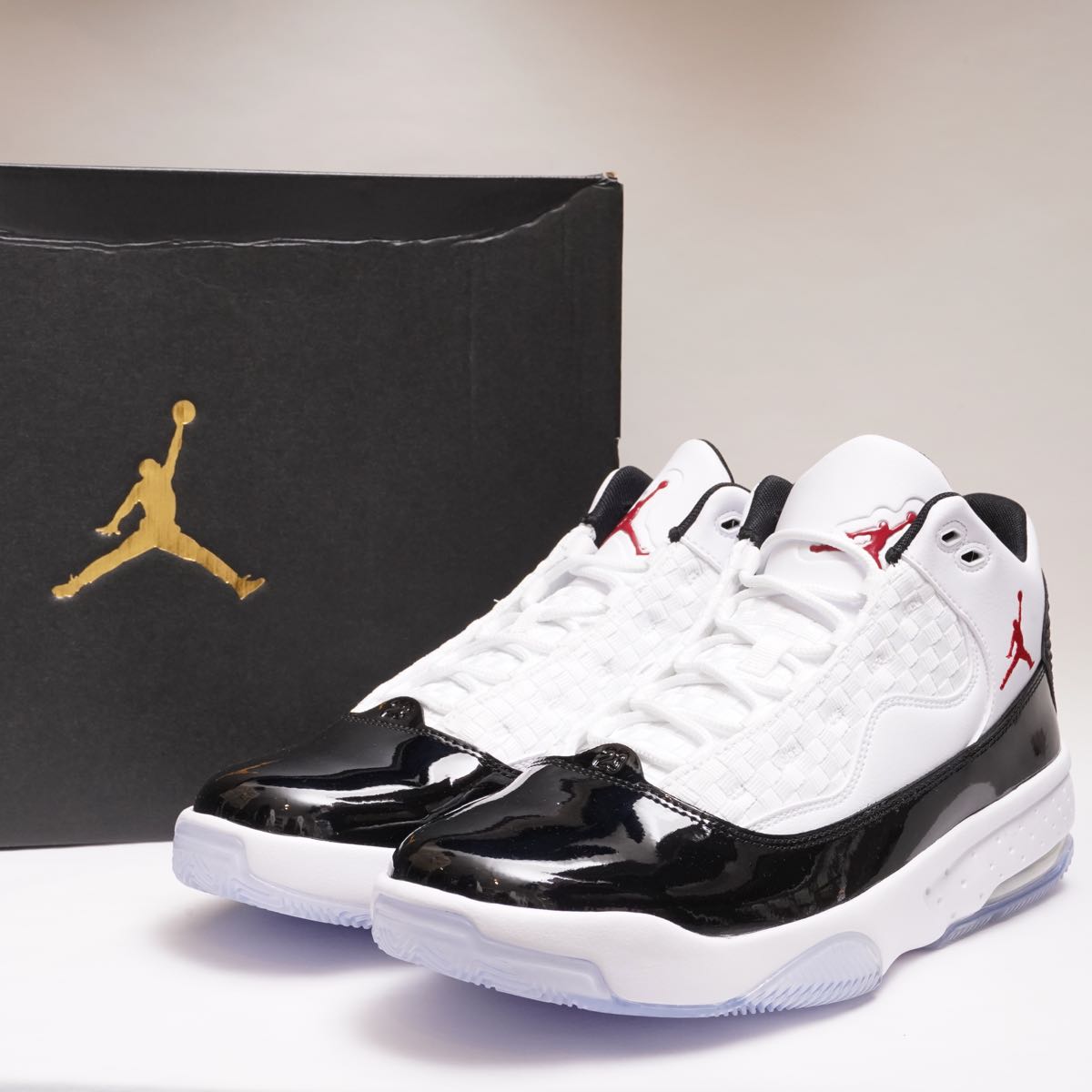 ナイキ ジョーダン NIKE AIR JORDAN MAX AURA 2 ホワイト×ブラック