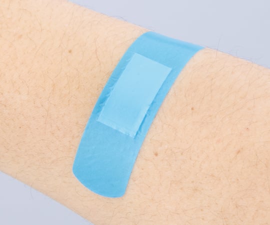 取扱を終了した商品です］2-3515-02 青色絆創膏 プラスメタル（金属入