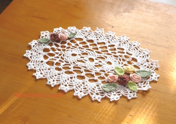 楕円形のレース編みドイリー作品一覧 - あみーず
