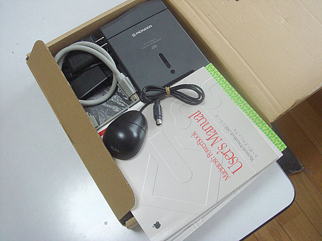 PowerBook 2400C/180 (Apple) 1997年 | 古いハードに囲まれて since2011