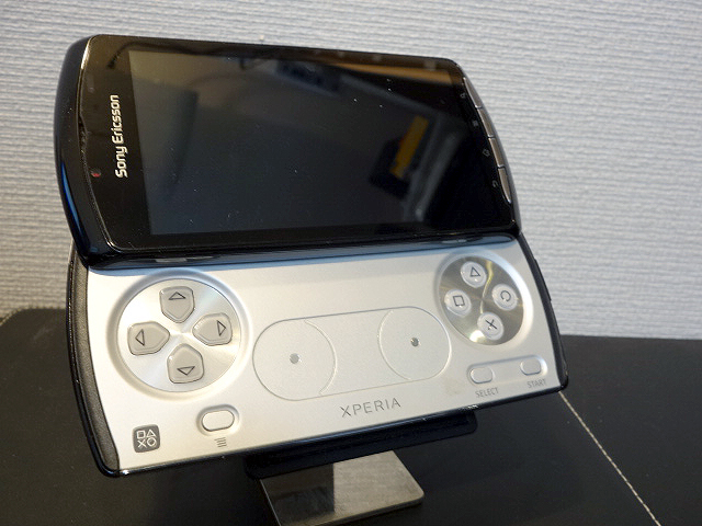 Xperia PLAY SO-01D(SONY) 2011年 | 古いハードに囲まれて since2011