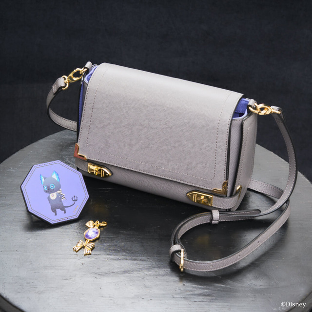 ツイステ×サマンサタバサ」寮服や魔法石イメージした、バッグや小物が