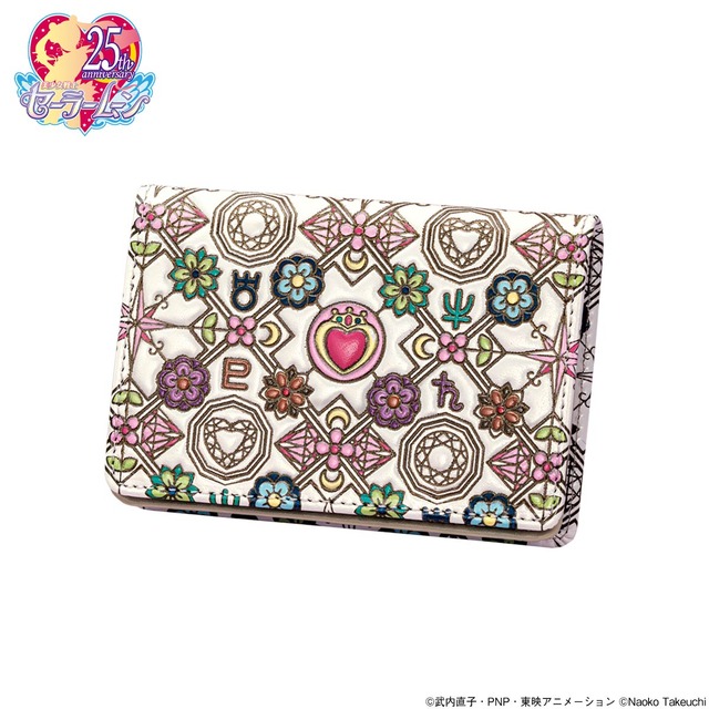 セーラームーン×浅草文庫」コンパクトと守護星マークが美しい文様に…革