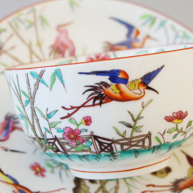 ミントン「シノワズリ 花鳥文 ティーカップ」《アンティックかとう》