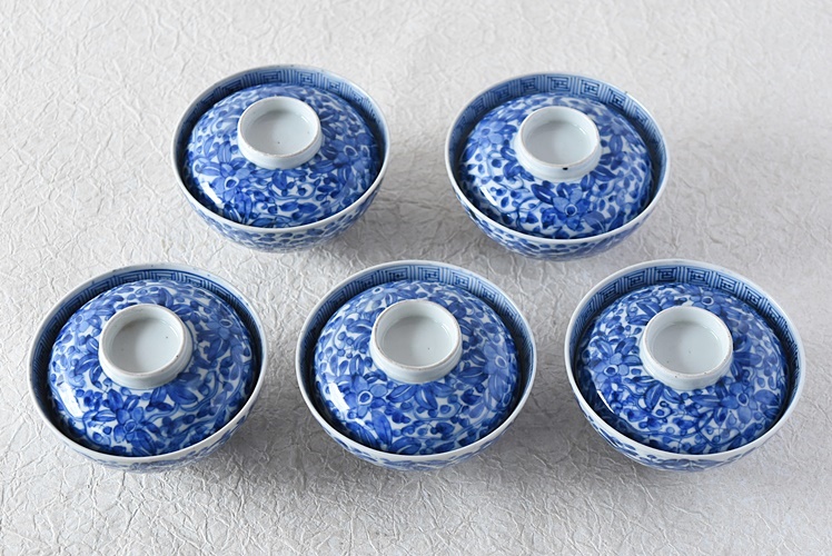 古伊万里 染付 草花唐草模様 蓋付茶碗 5客セット - 生活骨董と古布の