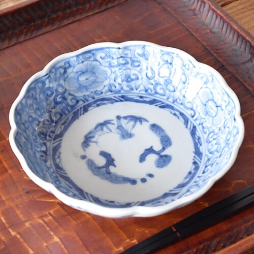 古伊万里 染付 花唐草 松竹梅 線描き 輪花型 膾皿 - 生活骨董と古布の