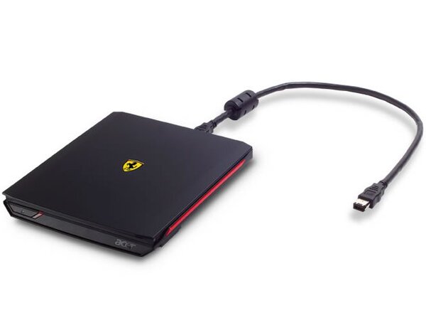 エイサー、2010年度モデル“フェラーリ公認”ノートPC ASCII.jp：九十九