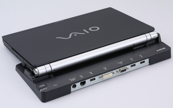 ASCII.jp：【番外編】私物のtype ZにWindows 7を入れてみた (1/5)