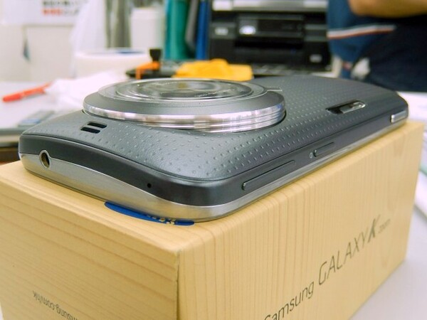 ASCII.jp：光学10倍ズーム対応のカメラスマホ「GALAXY K Zoom」が登場