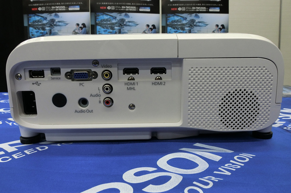 ASCII.jp：約10万円Wi-Fi搭載、3D対応フルHD液晶プロジェクター