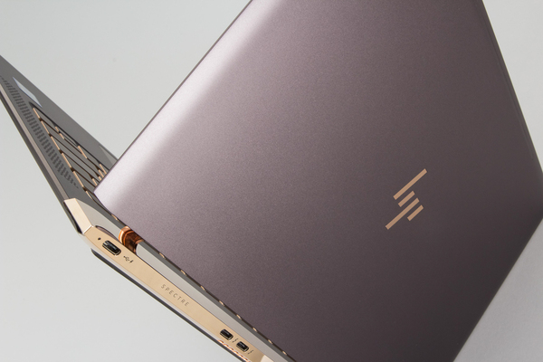 ASCII.jp：閲覧注意!! 見ると触ると欲しくなる、魅惑の新「HP Spectre