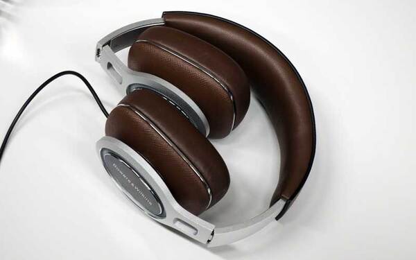 ASCII.jp：B&Wが50周年記念の最上位ヘッドフォン「P9 Signature」