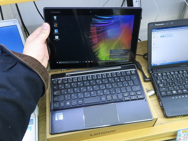 ASCII.jp：約2.7万円で買える！ レノボの2-in-1タブレット「ideapad