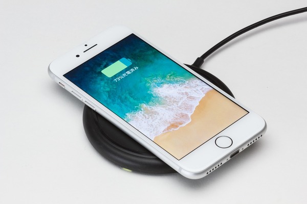 ASCII.jp：【実機レビュー】iPhone 8シリーズのワイヤレス充電を試した