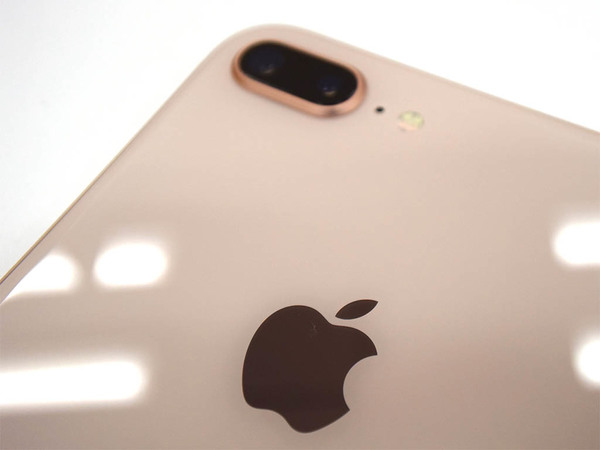 ASCII.jp：iPhone 8の魅惑のゴールドはiPhone X待ちの人に危険
